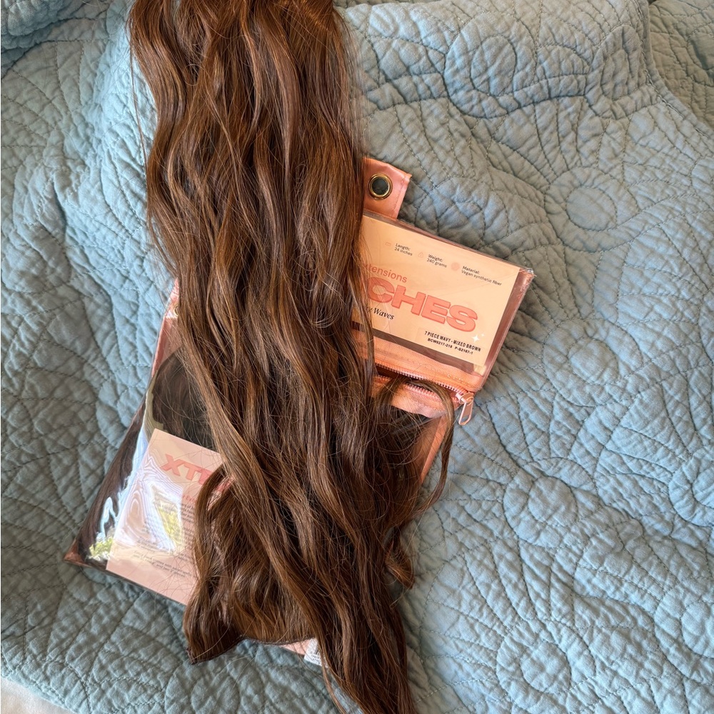 Insert Name Here 24" BEACH WAVES XTRA INCHES Clip-in Hair Extensions